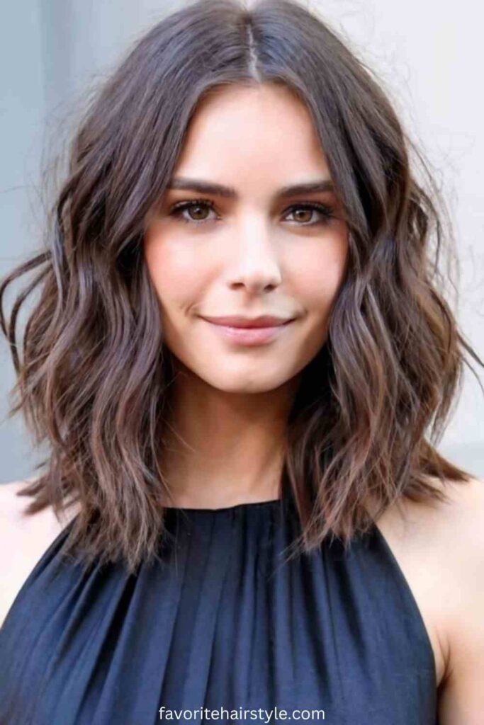 Layered Haircut Ideas For Medium Hair Soft Waves with Layered Lengths