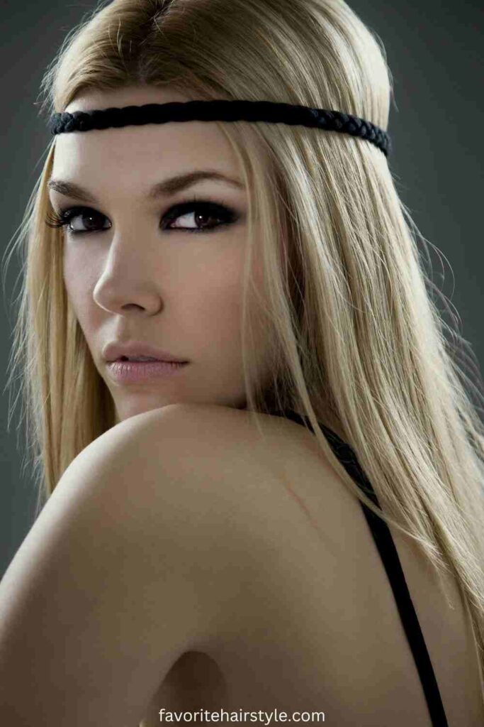 Ash Blonde Highlights for a Cool Contrast
