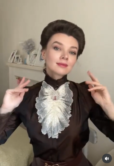 Pompadour Hairstyle Female