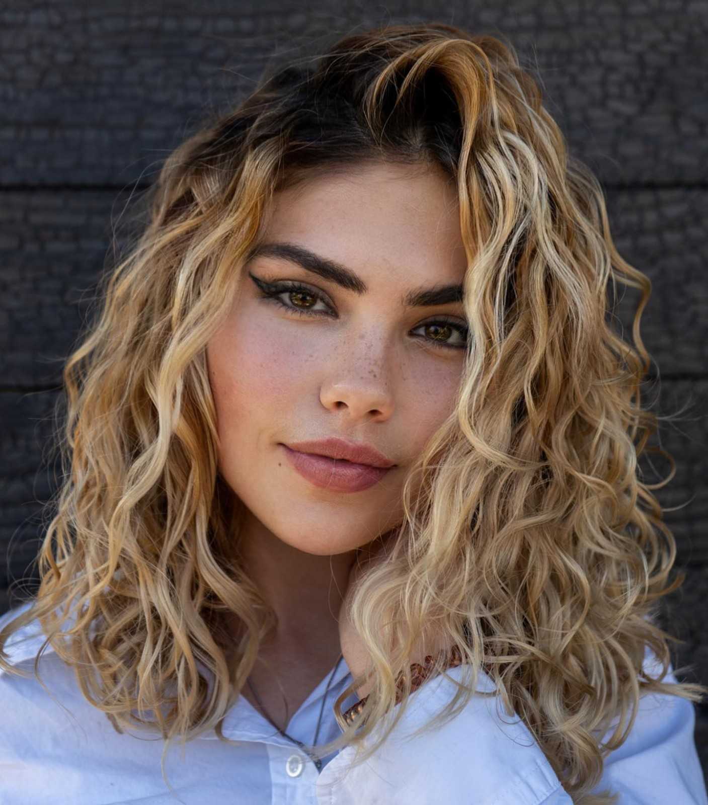 Women Lob with Waves Hairstyle